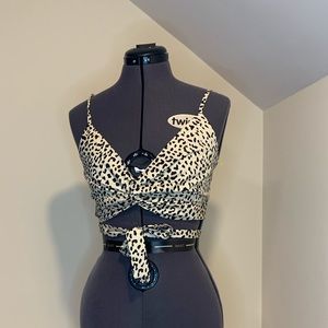 Wrap around top/ cross over top | Animal print| size small